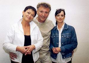 Foto : Valrie Zawadsk, Vclav Daniel Kosk a Tereza Brodsk v poadu Ptejte se...