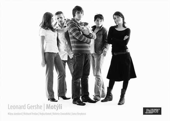Klra Jandov, Richard Trsan, Vojta Kotek, Valrie Zawadsk a Jana Strykov, Leonard Gershe: Motli,  foto: Vladimir Yurkovic