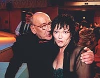 Siln dabrsk objet Miroslava Moravce peil i dekolt s npisem TT Valrie Zawadsk
